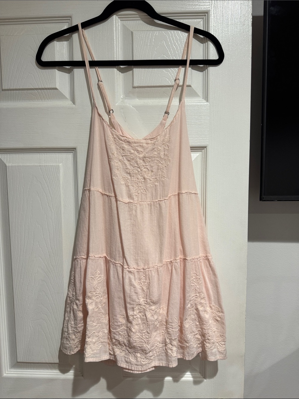 Abercrombie & Fitch Blush Lace-Embellished Slip Chemise size m
